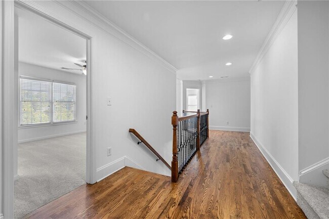 Building Photo - 1475 Boomer Cir