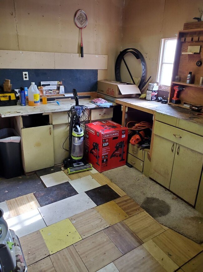 Building Photo - Immaculate 3BR home near parks and trails, eateries and quick highway access