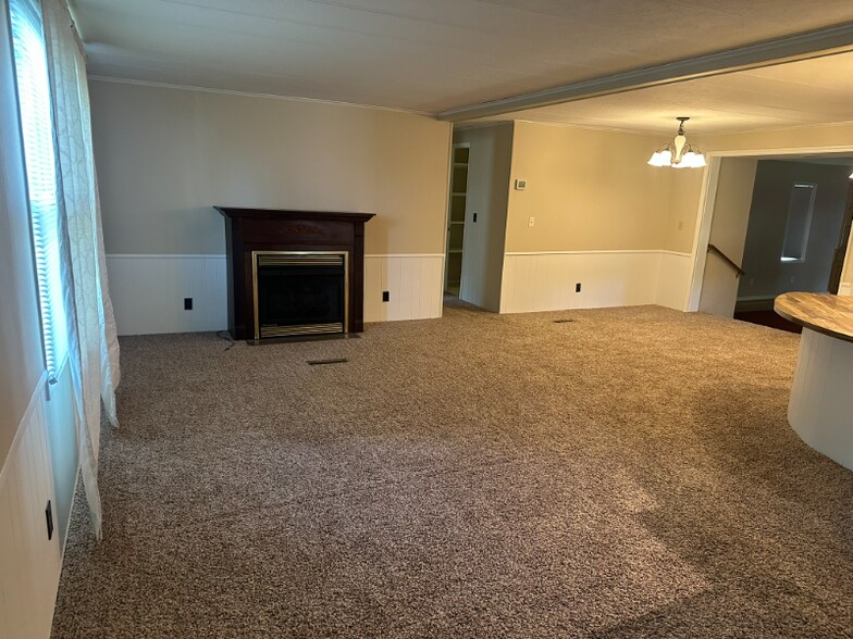 Building Photo - 1099 Fairlea Rd