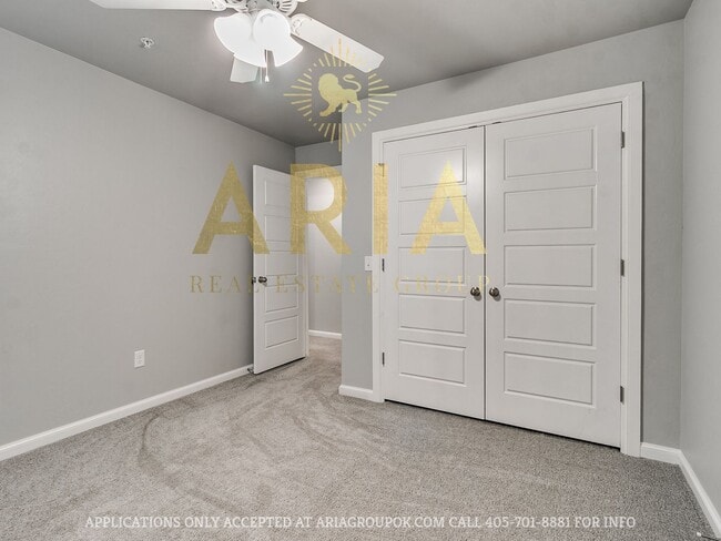 Building Photo - West Norman Urban Contemporary 3 Bed/2.5 Bath West Main Lofts Townhome Available Now!