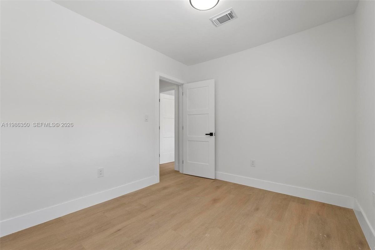 Building Photo - 1060 NW 35th Ave