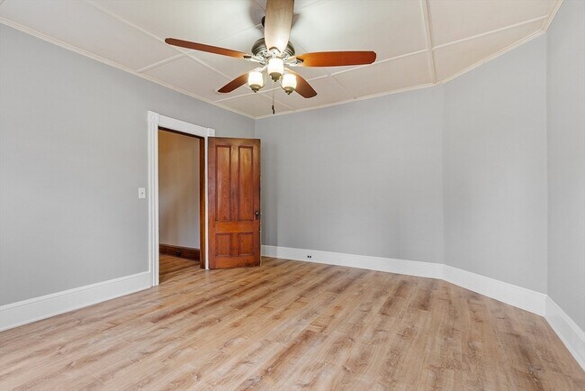 Building Photo - 2154 Main St