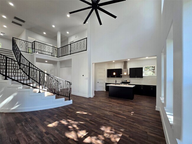 Building Photo - 14811 Wallach Dr