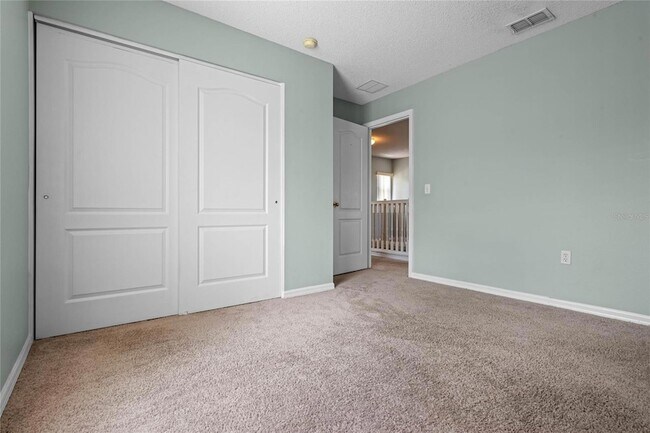 Building Photo - 305 Roseling Crossing