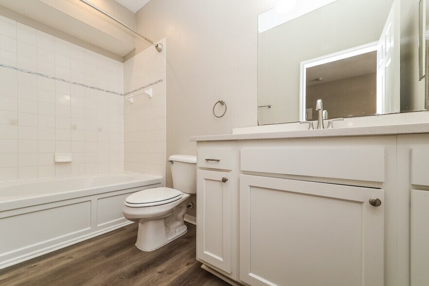 Building Photo - 6707 Cambridge Park Dr