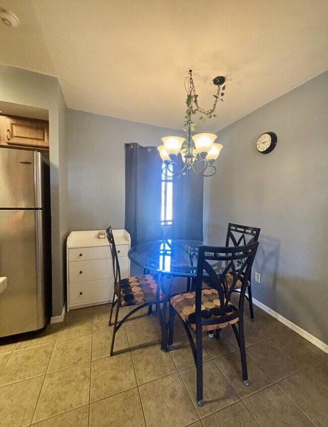 Building Photo - "Cozy 2-Bed 2 bath Condo”