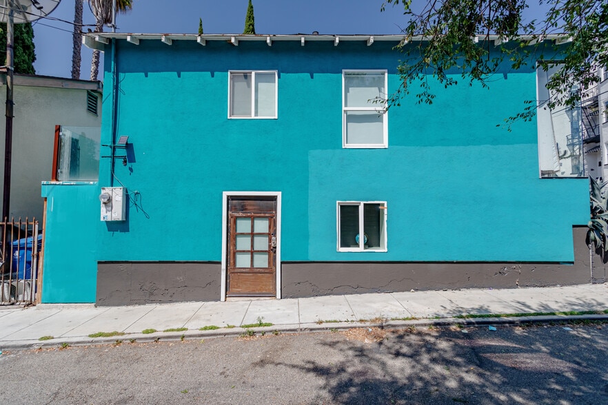 Building Photo - 3210 Descanso Dr
