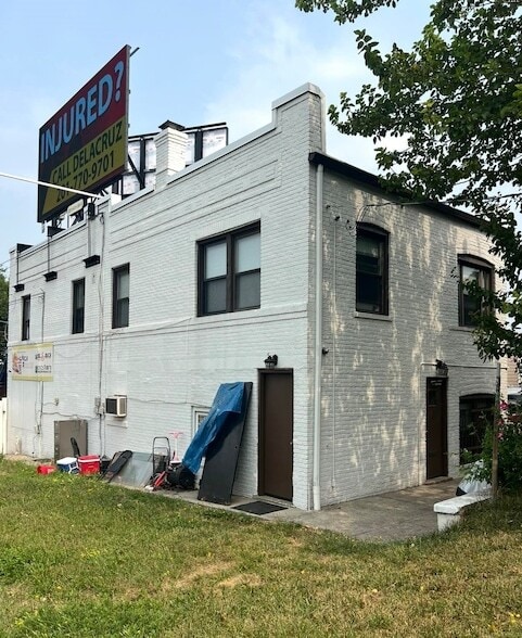 Building Photo - 432 Broad Ave