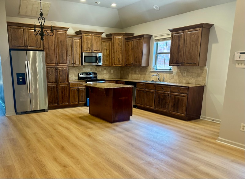 Building Photo - 207 Chimney Rock Blvd