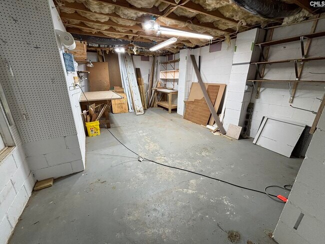 Building Photo - 1041 Jones Rd