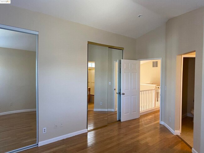Building Photo - 5239 Woodside Way
