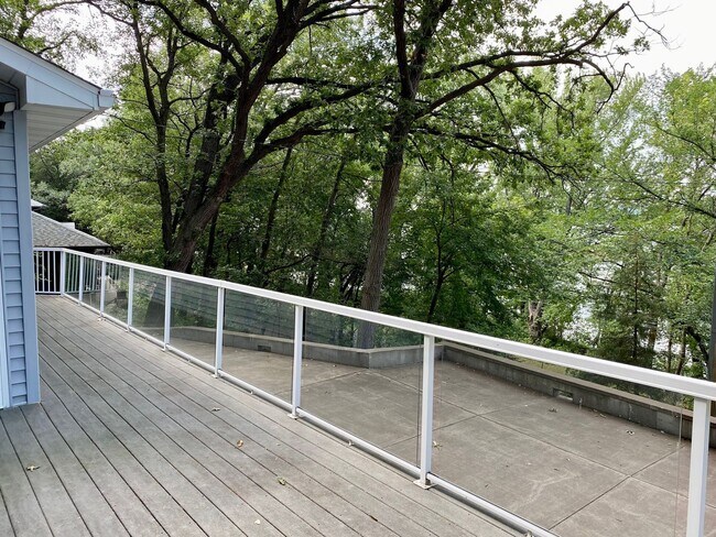 Building Photo - Nice 3 Bedroom house on the river front in Hudson