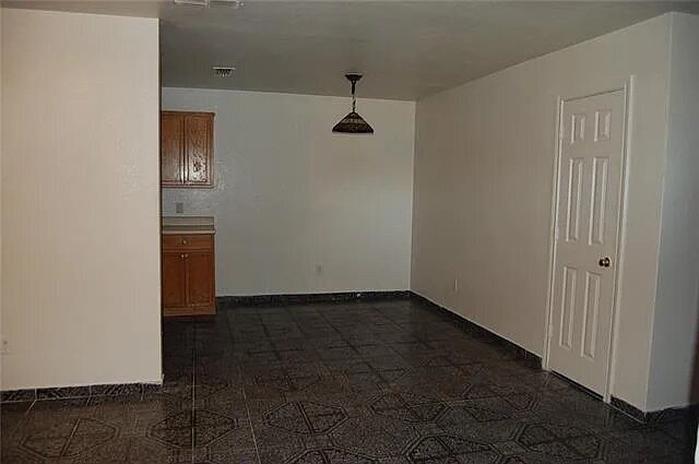 Building Photo - 3 Bedroom, 2 Bath Home in Cleburne, TX!
