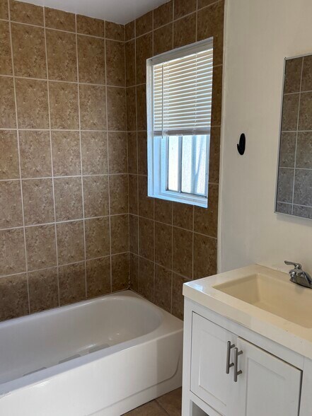 Building Photo - 3660 Roosevelt St