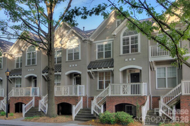 Building Photo - 210 S Cedar St