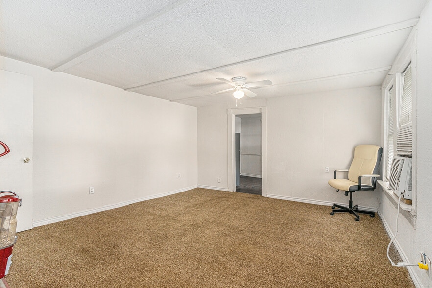 Building Photo - 111 W Atchley Ave