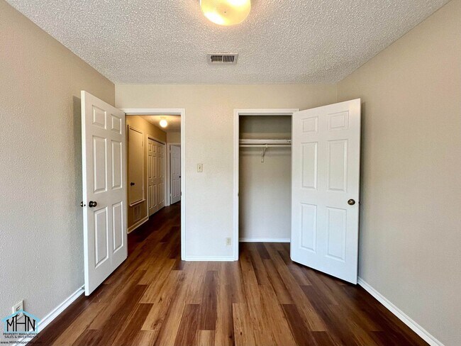 Building Photo - Charming 3-bedroom, 2-bath home near SeaWorld and Lackland AFB!
