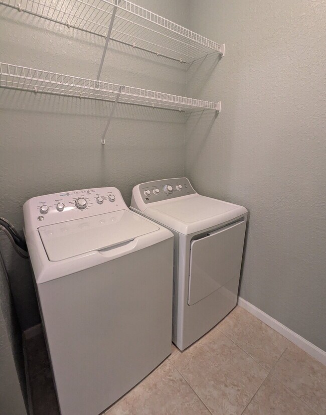 Building Photo - "September Rent Free! - Beautiful 2/2 Southside Condo On Gate Parkway with Lots of Amenities!"