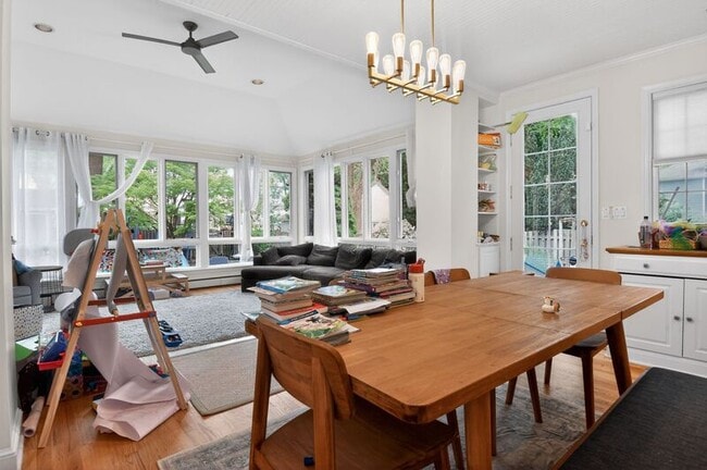 Building Photo - 4825 Butterworth Pl NW