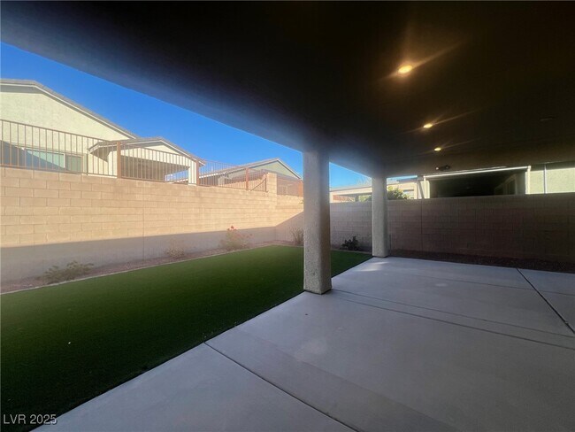 Building Photo - 2110 Millergrove Ave