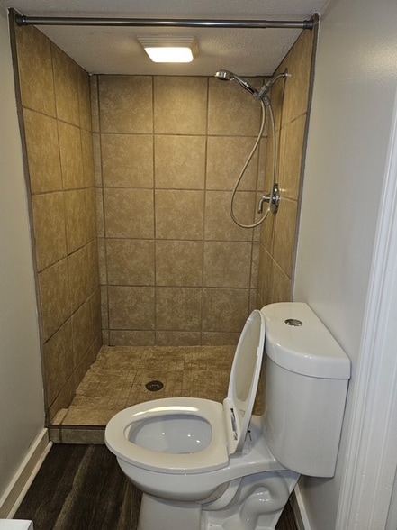 Building Photo - 228 Cedar St