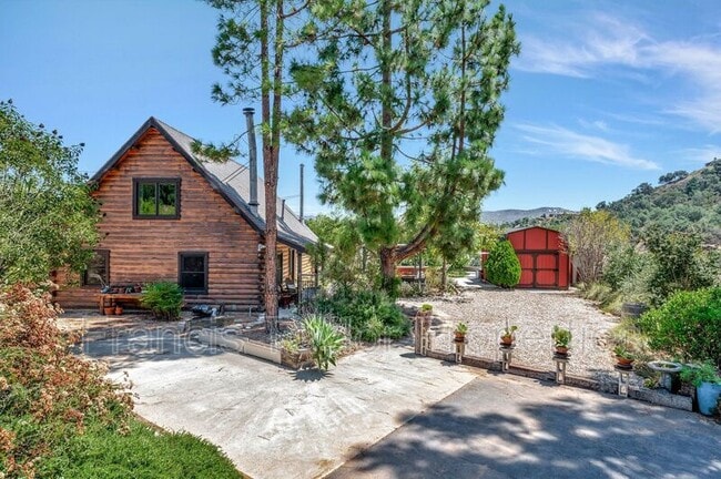 Building Photo - 2689 Daisy Ln