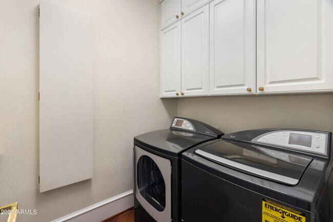 Building Photo - 5820 W Del Lago Cir