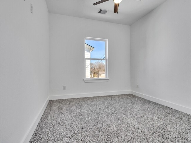 Building Photo - 5130 Clover St
