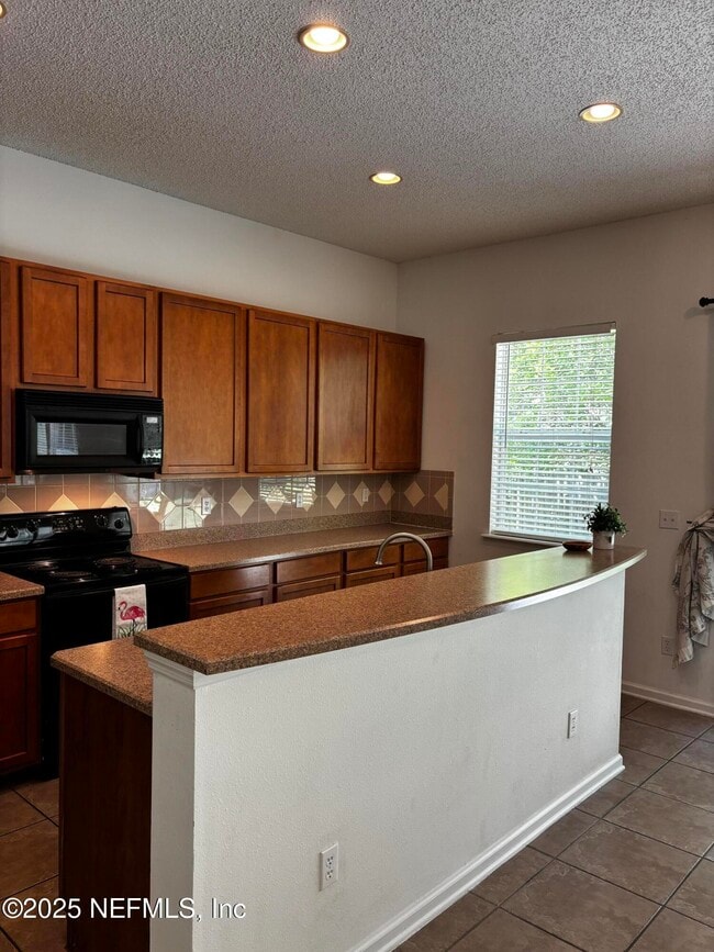 Building Photo - 872 Collinswood Dr