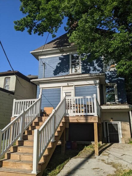 Building Photo - 520 N 7th St