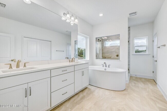 Building Photo - 12113 Bull Pne Blvd