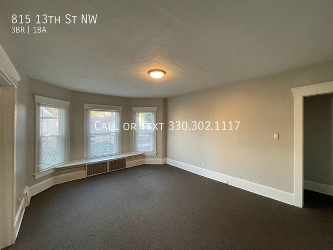 Building Photo - Large two bedroom one bathroom duplex for ...