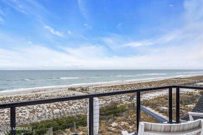 Building Photo - 3580 Ocean Terrace