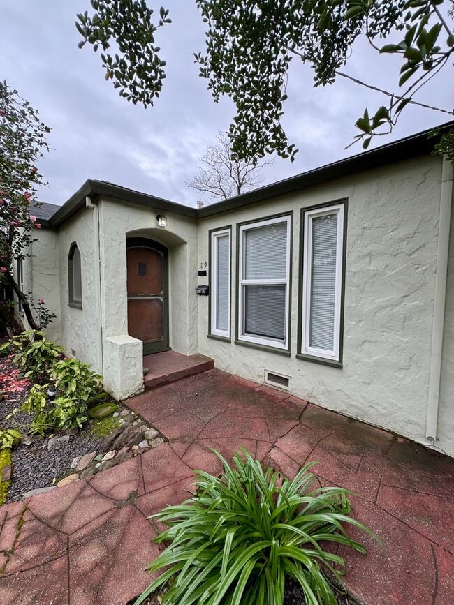 Building Photo - 1119 Citrus Ave