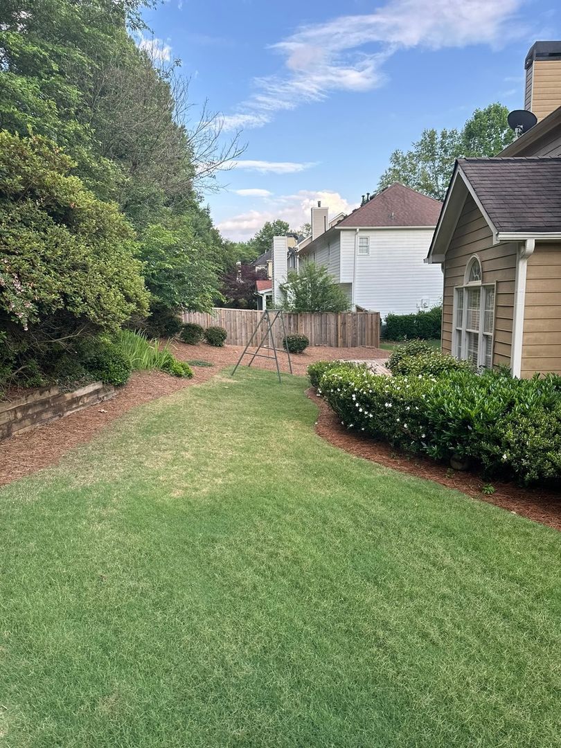 Building Photo - 420 White Rose Trce