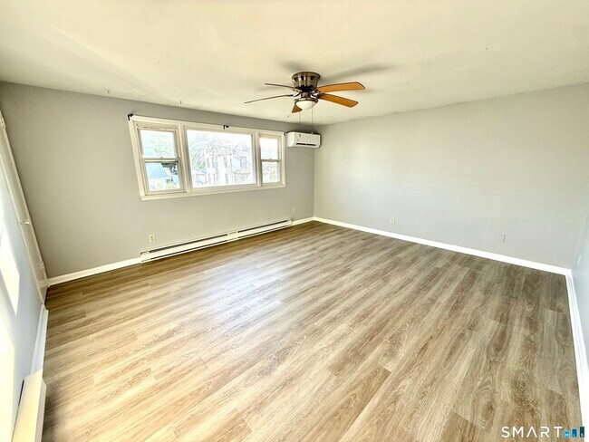 Building Photo - 3 Bayview Pl