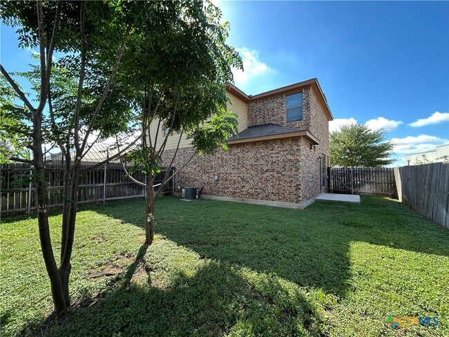 Building Photo - 201 Anne Louise Dr