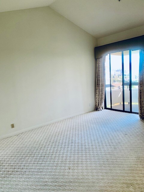 14 foot ceilings - 2142 Century Park Ln