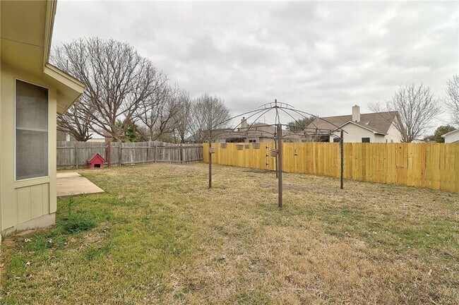 Building Photo - 202 Quail Cir