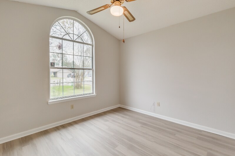Building Photo - 4172 Davie Ct