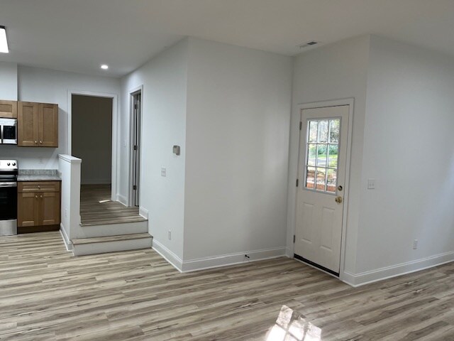 livingroom - 115 Wild Primrose Ln