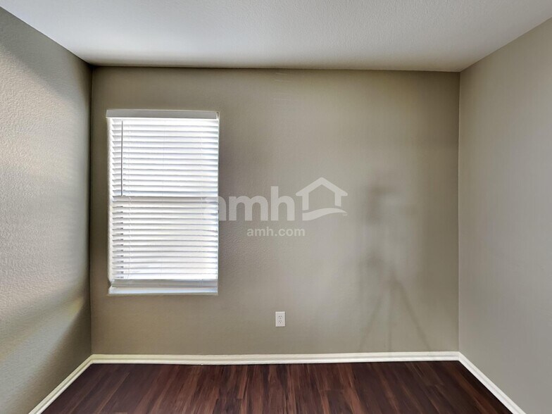 Building Photo - 2338 W Running Deer Trl