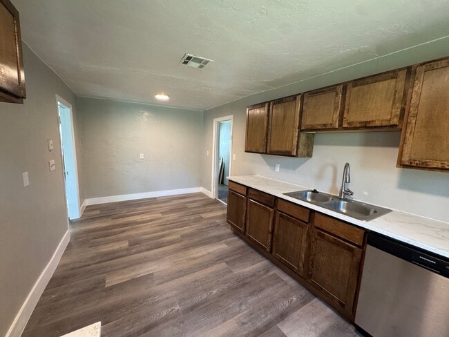 Building Photo - Northwest OKC 3 bed home