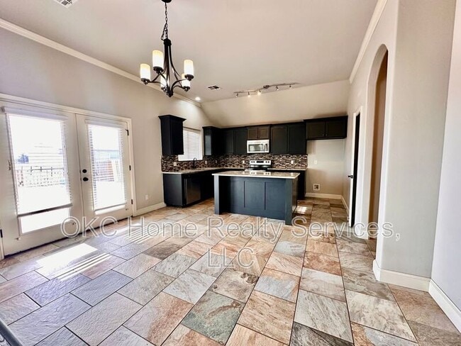 Building Photo - 2412 SE 92nd Terrace