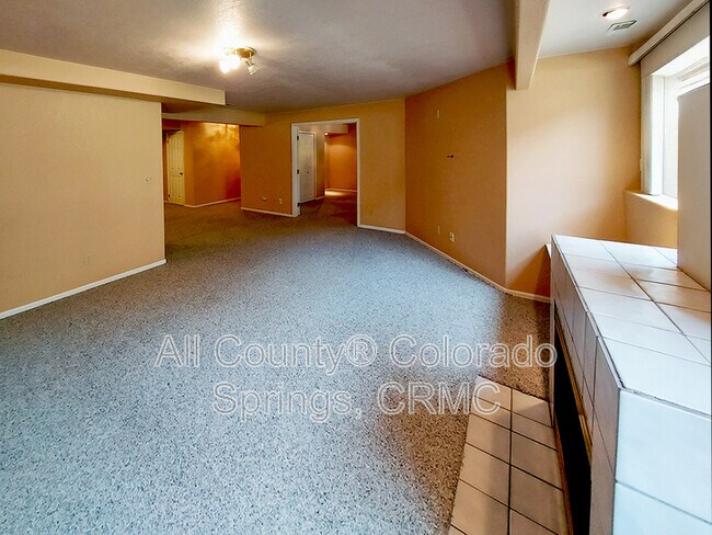 Building Photo - 6568 Foxdale Cir