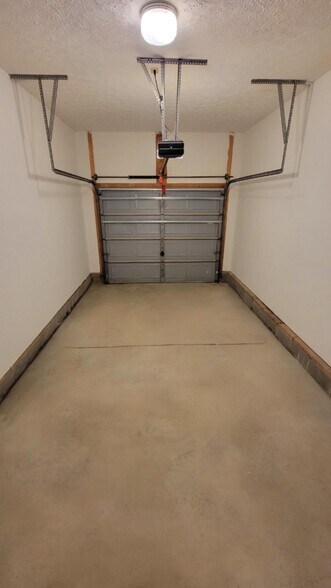 Building Photo - 2158 Kenyon St. N.E.