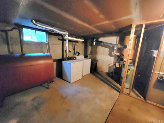 Building Photo - 27 Weathervane Dr