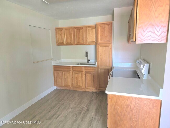 Building Photo - 4415 Coleridge Ave