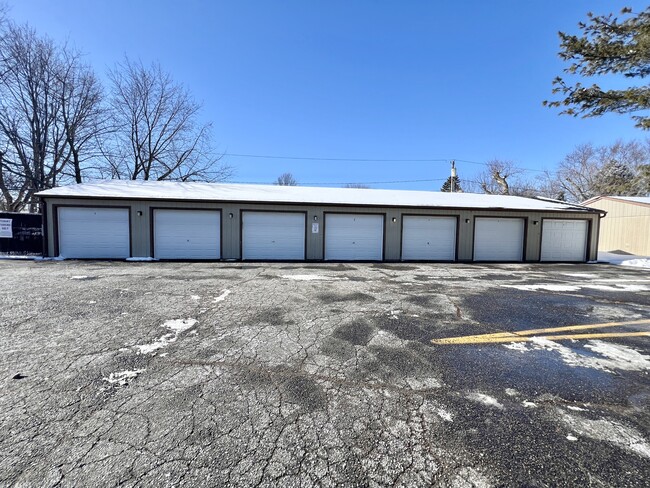 Building Photo - 1913 Alden Rd