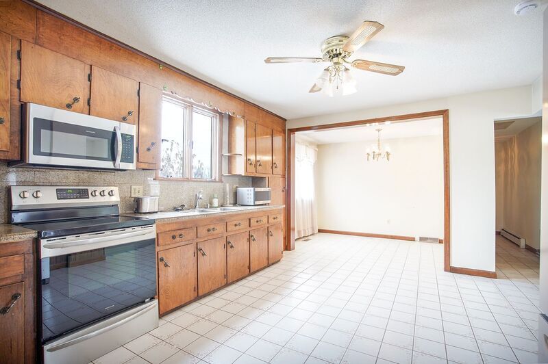 Building Photo - 13 Weston St